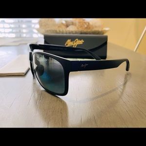 Brand new Maui Jim Red sands sunglasses